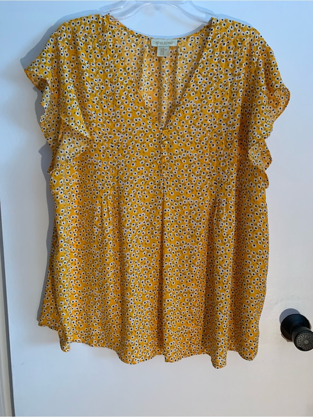 Cynthia Rowley , Women's gentle Fawn Yellow Floral V-Neck Flutter Sleeve Top